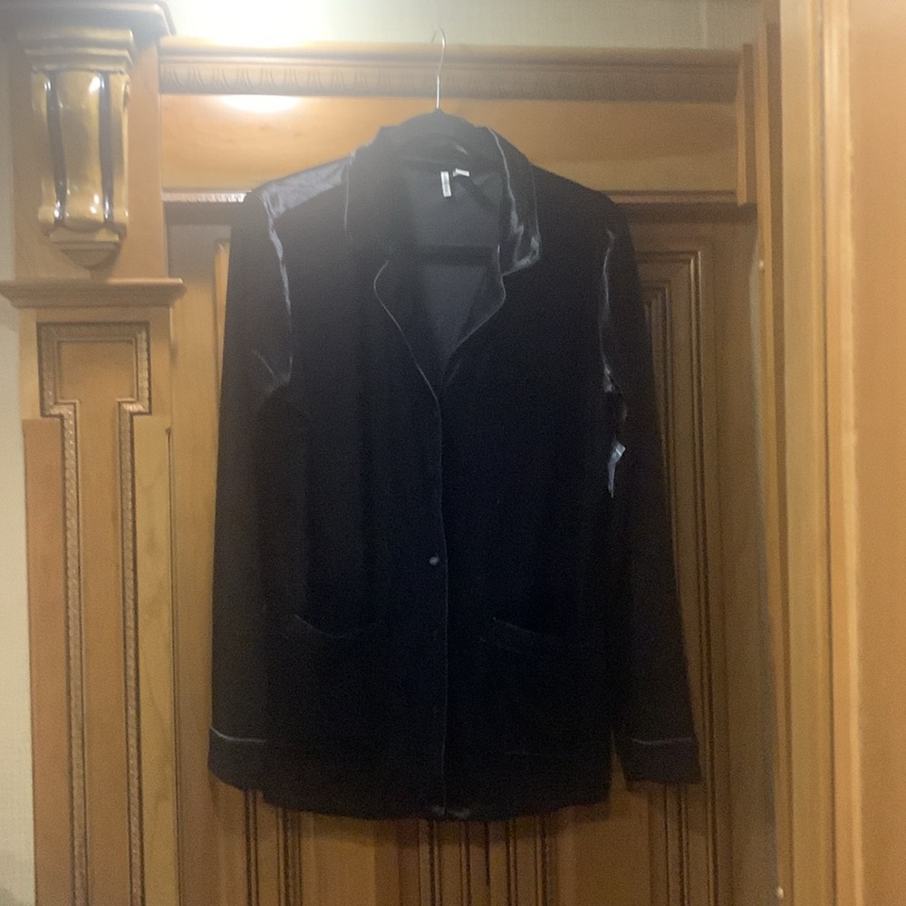 NWOT Nordstrom Velour Pajamas in Black Size Medium